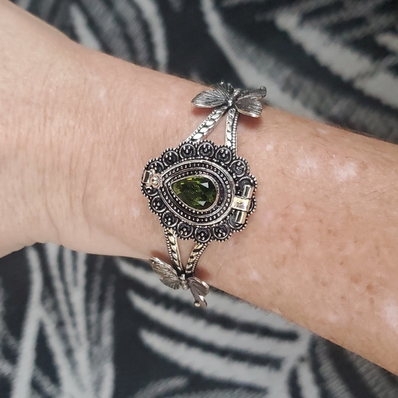 New Peridot 925 Silver Butterflies Poison Cuff Bracelet. - Picture 12 of 12